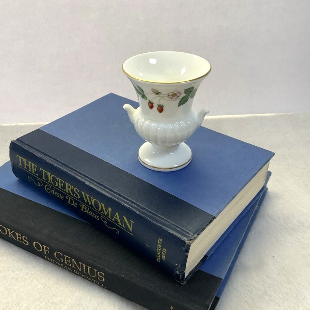 Wedgwood Bone China Wild Strawberry Small Double Handled Urn Footed Bud Vase‎